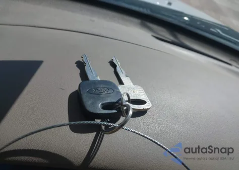 2000 Ford F-150 Lariat/Work Series/Xl/Xlt from USA, damaged, VIN 1FTRX17W0YNB62938